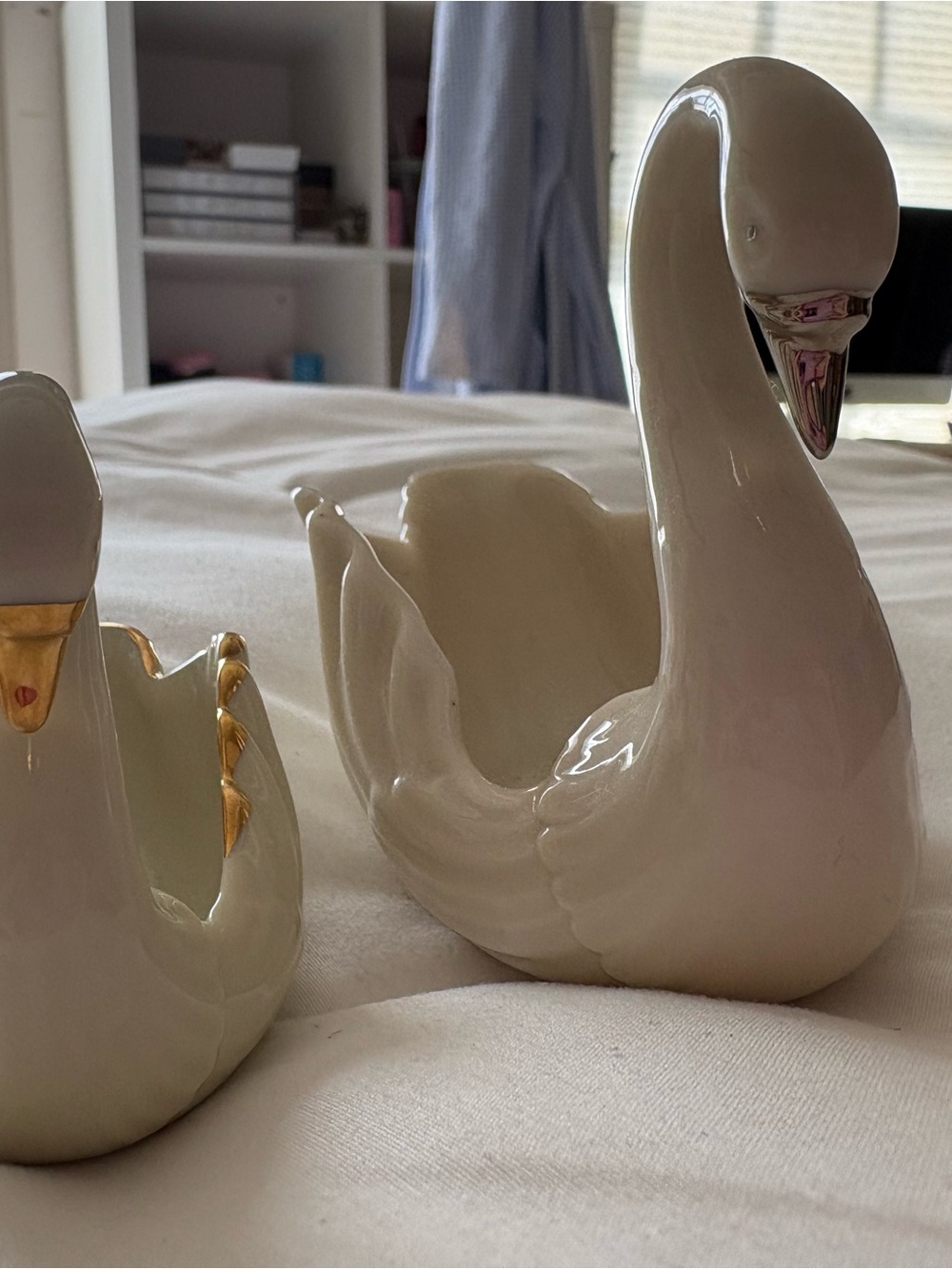 Lenox White Ceramic Swan Figurine Pair with Gold Trim and Silver Trim - Picture 2 of 4